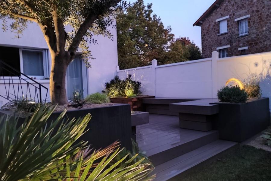 Aménagement d'un jardin de ville (Fontenay aux Roses)  et de sa terrasse.